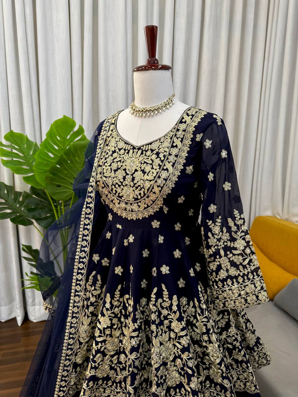 Boutique Style Coding Dori Work Ethnic Set - Front & Back Sequence Work